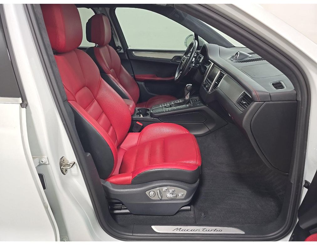 Used 2015 Porsche Macan Turbo AWD/4WD image 9