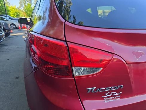 Used 2015 Hyundai Tucson SE AWD/4WD image 35