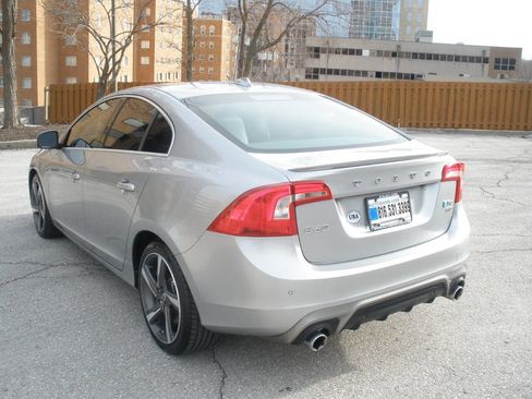 Used 2015 Volvo S60 T6 R-Design Platinum image 8