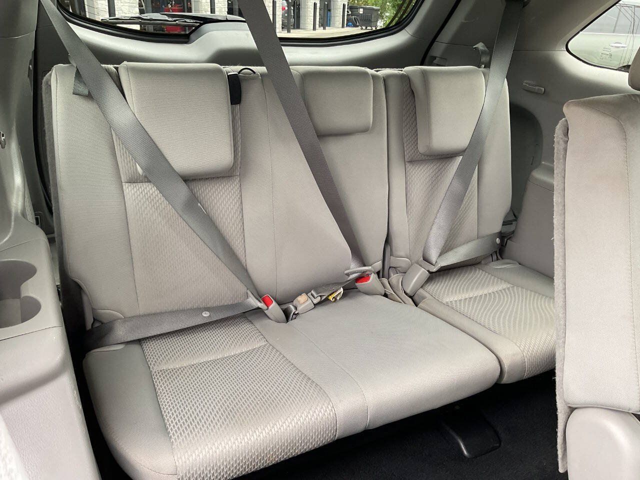 Used 2019 Toyota Highlander LE FWD image 38