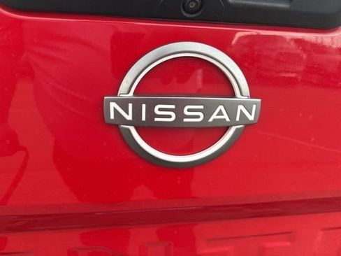 Used 2022 Nissan Frontier SV w/ Technology Package image 9