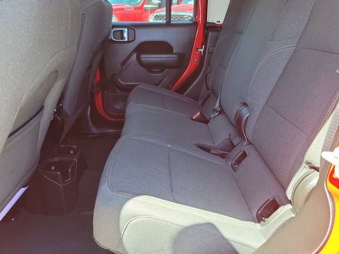 Used 2024 Jeep Gladiator Sport image 11