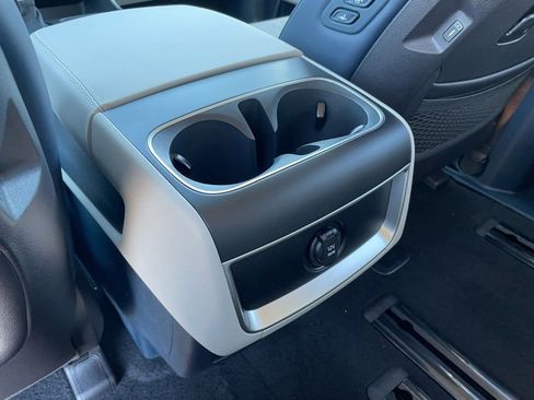 New 2026 Kia Carnival EX FWD image 28