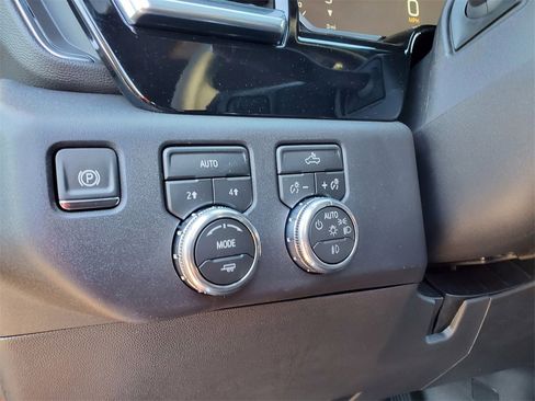 New 2026 GMC Sierra 1500 Elevation image 11