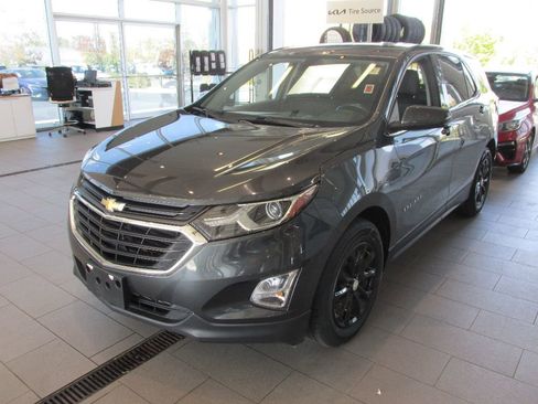 Used 2018 Chevrolet Equinox LT image 3