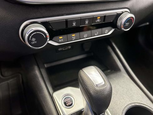 Used 2025 Nissan Altima 2.5 SV FWD image 20