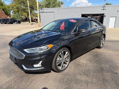 Used 2019 Ford Fusion Titanium FWD image 3