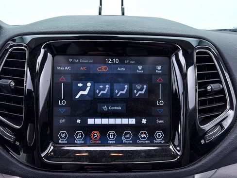 Used 2018 Jeep Compass Limited AWD/4WD image 20
