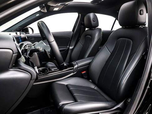 Used 2022 Mercedes-Benz A 220 image 16