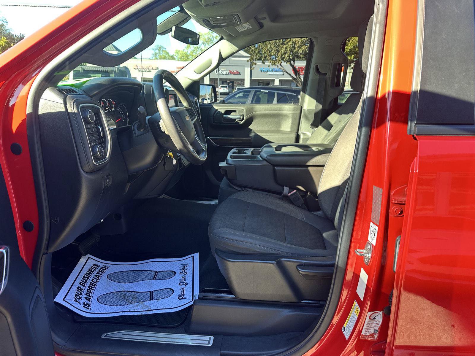 Used 2019 Chevrolet Silverado 1500 LT AWD/4WD image 19