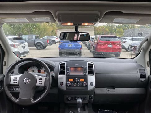 Used 2020 Nissan Frontier PRO-4X w/ Pro-4x Utility Package image 14