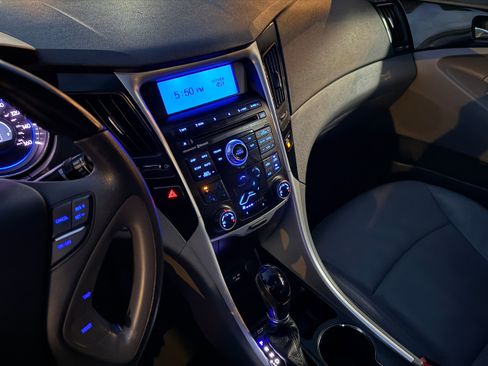 Used 2011 Hyundai Sonata Limited image 3