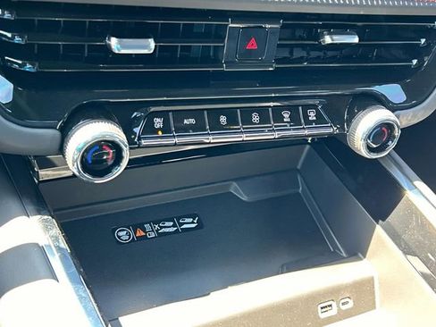 New 2026 Chevrolet Suburban RST w/ RST Capability Package AWD/4WD image 37