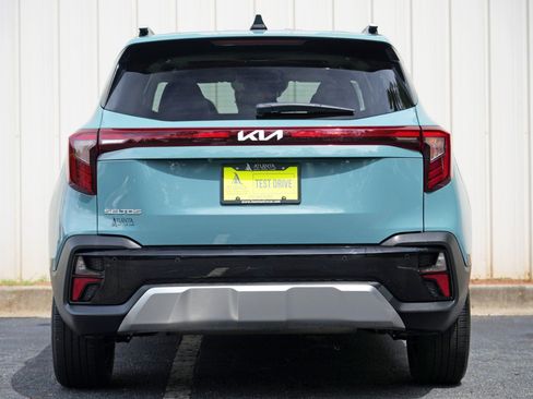 Used 2025 Kia Seltos EX w/ EX Sunroof Package FWD image 9