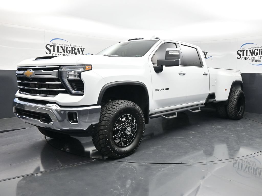 Used 2025 Chevrolet Silverado 3500 LTZ w/ LTZ Plus Package AWD/4WD image 4