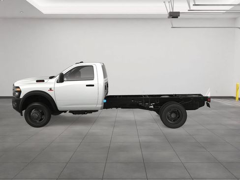 New 2025 RAM 4500 Tradesman AWD/4WD image 4