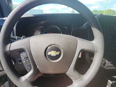 Used 2020 Chevrolet Express 3500 LT w/ LT Preferred Equipment Group RWD image 12