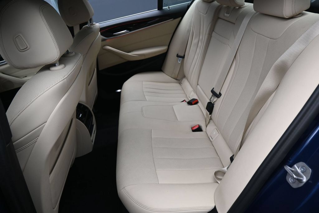 Used 2023 BMW 530i xDrive w/ Convenience Package AWD/4WD image 32
