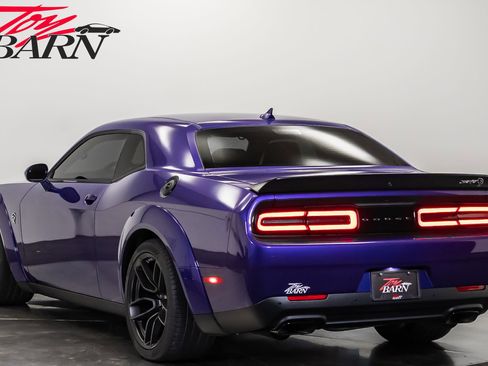 Used 2023 Dodge Challenger SRT Hellcat image 3