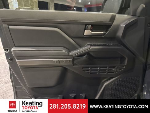 Certified 2025 Toyota Tacoma TRD Off-Road AWD/4WD image 20