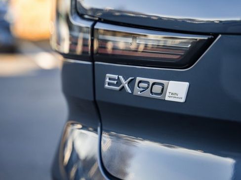 New 2025 Volvo EX90 Ultra w/ Protection Package Premier image 7