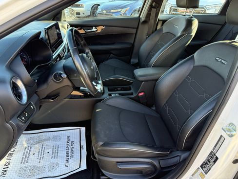 Used 2024 Kia Forte GT-Line w/ GT-Line Premium Package image 7