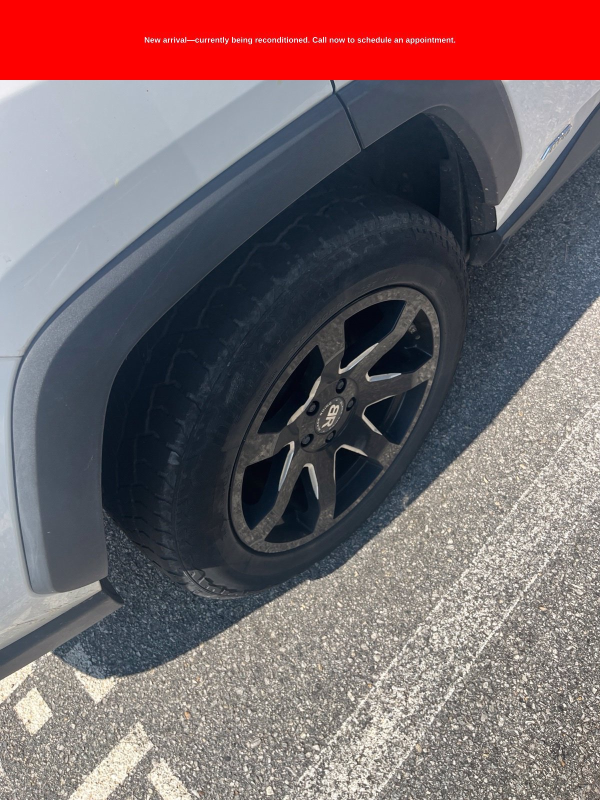 Used 2019 Toyota RAV4 LE AWD/4WD image 12