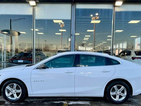 Used 2020 Chevrolet Malibu LS image 34