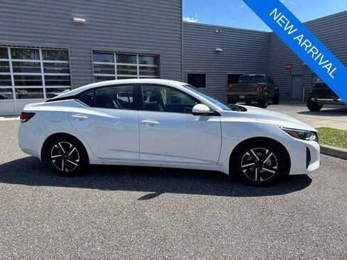 Used 2024 Nissan Sentra SV FWD image 3