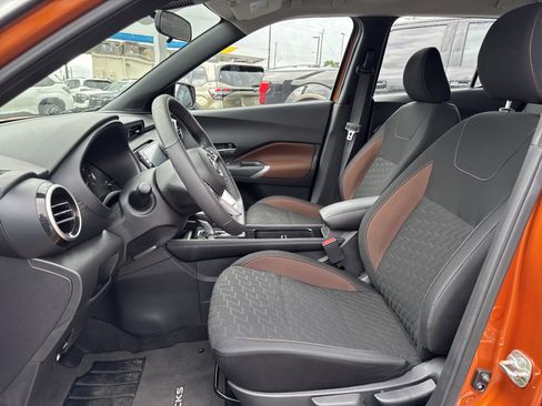 Used 2021 Nissan Kicks SR FWD image 25