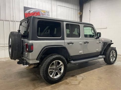 Used 2019 Jeep Wrangler Unlimited Sahara AWD/4WD image 7