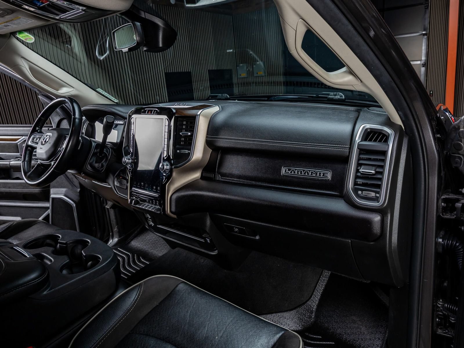 Used 2023 RAM 2500 Laramie AWD/4WD image 16