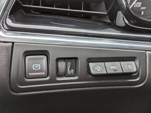 Used 2020 Cadillac XT6 Premium Luxury image 31