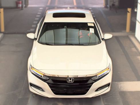 Used 2020 Honda Accord Sport image 2