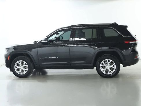 Used 2023 Jeep Grand Cherokee Limited w/ Luxury Tech Group II image 39