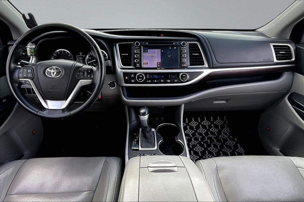 Used 2015 Toyota Highlander Limited AWD/4WD image 7