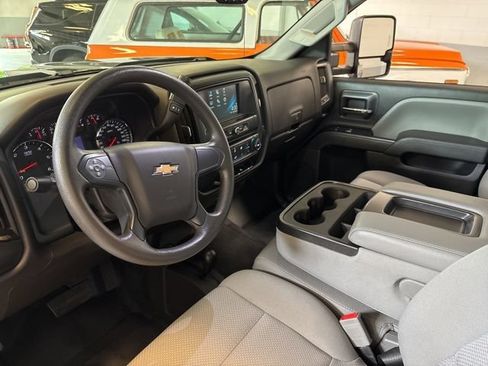Used 2019 Chevrolet Silverado 2500 W/T w/ Snow Plow Prep Package AWD/4WD image 8