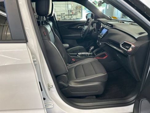 Used 2021 Chevrolet TrailBlazer RS w/ Convenience Package AWD/4WD image 23