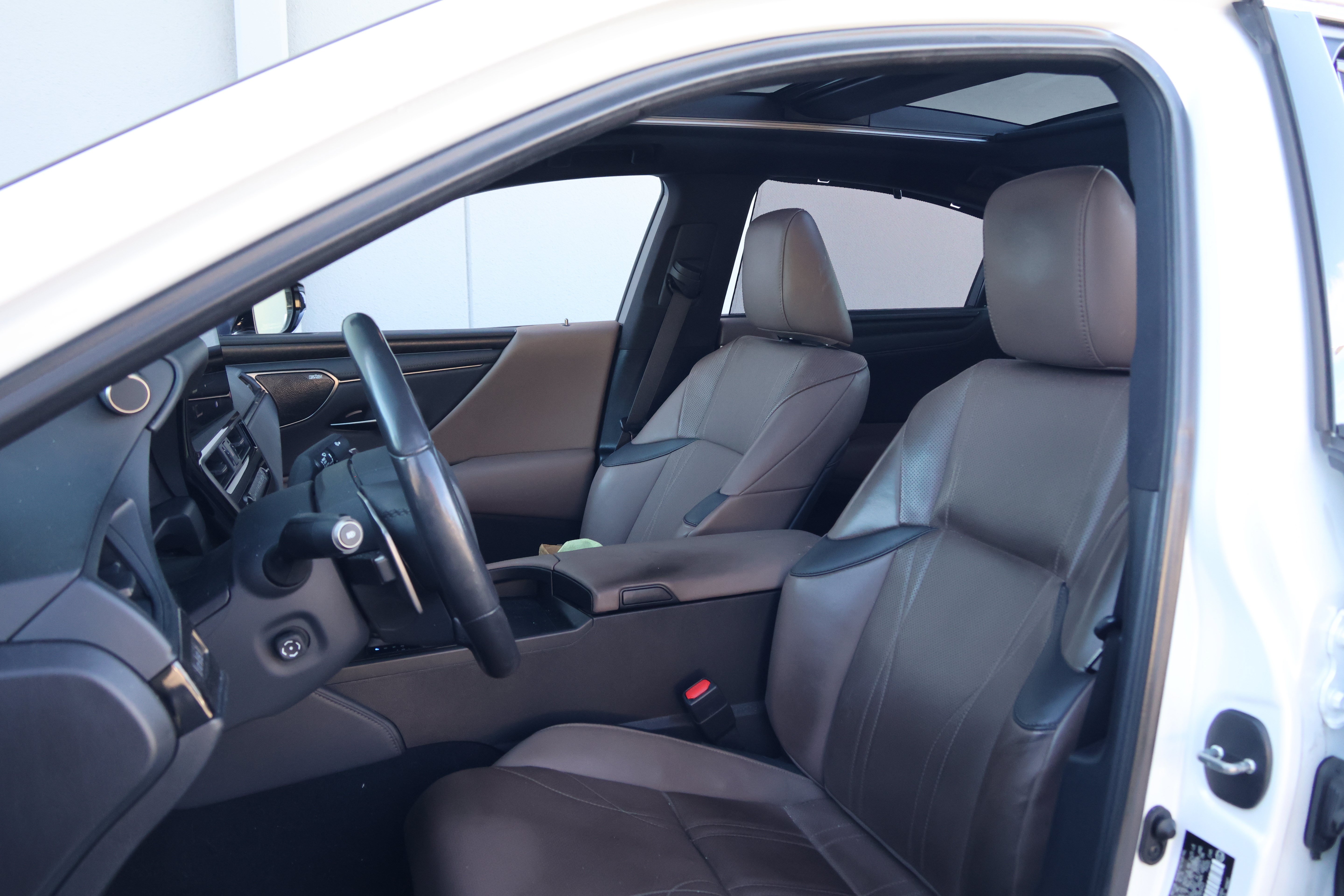 Used 2025 Lexus ES 350 Ultra Luxury w/ Accessory Package (Z2) FWD image 35