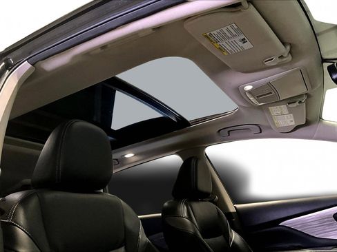 Used 2018 Nissan Murano Platinum image 27