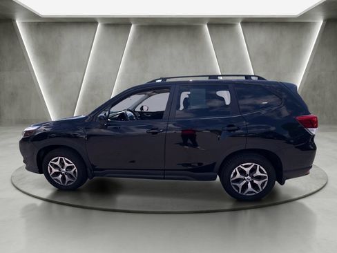 Used 2023 Subaru Forester Premium AWD/4WD image 8