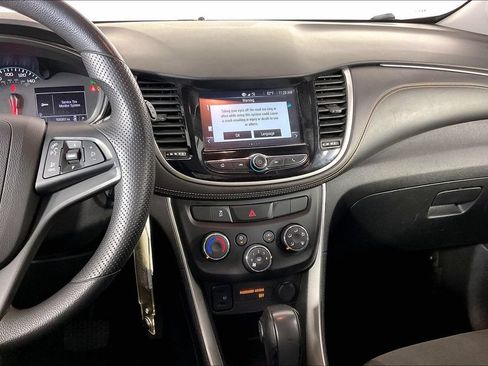 Used 2017 Chevrolet Trax LS FWD image 9
