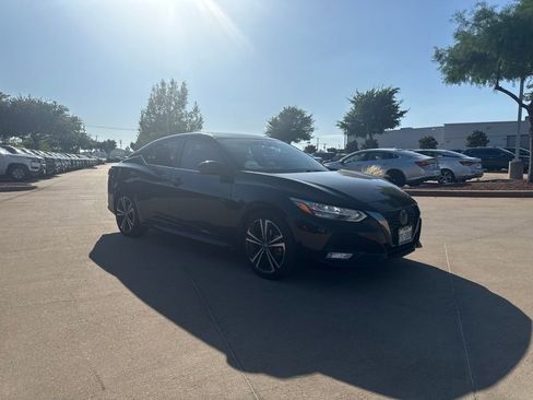 Certified 2022 Nissan Sentra SR FWD image 8