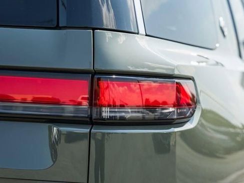 Used 2023 Rivian R1S Launch Edition image 27