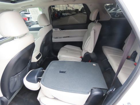 Used 2025 Hyundai Palisade Calligraphy FWD image 21
