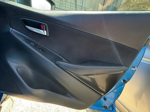 Used 2018 Toyota Yaris iA FWD image 19