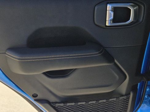 New 2026 Jeep Gladiator Sport image 11