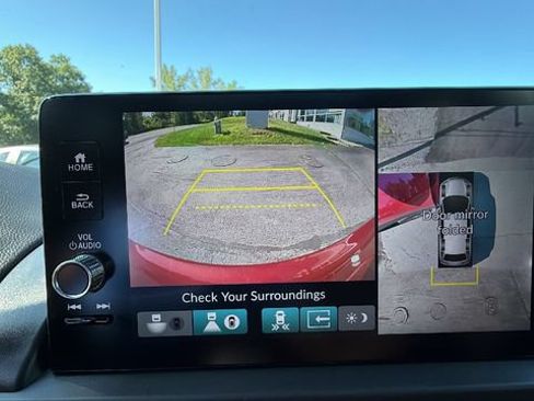Used 2023 Honda Pilot TrailSport image 32