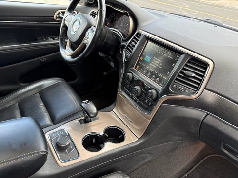 Used 2015 Jeep Grand Cherokee Limited AWD/4WD image 25