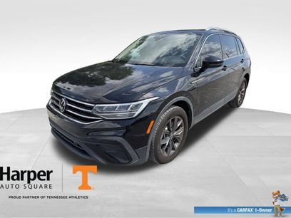 Used 2023 Volkswagen Tiguan SE w/ Panoramic Sunroof Package